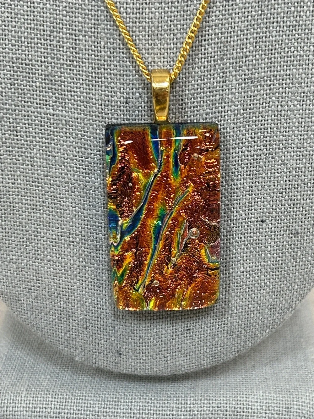 N/A elegant gold